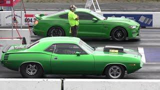 Old vs New School - drag racing