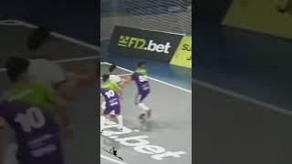  BRUTAL HENRIQUE #futbolsala #goals #futbol #futsal #futsalsaves #lnfs #ligaiberdrola #footbal