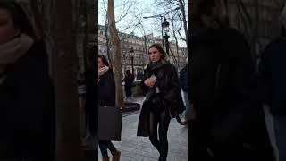 Chic Street Style - Champs-Élysées, Paris