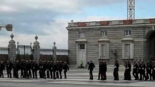 Große Wachablösung am Palacio Real