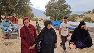 Grandmother Doora meeting with Yusuf and Parvaneh in the mountains