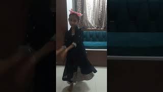 Good dance on gulabi sharara plz suscribe