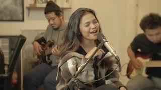 See You On Wednesday | Citra Scholastika - Put Your Records On  (Corinne Bailey Cover)  Live Session