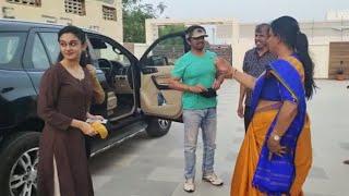 Actor Arjun With His Daughter Aishwarya Visits Roja's House | Daily Culture