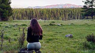 A beautiful girl spends the night in the forest with bears. Solo overnight