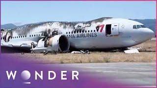 Real Footage Of Asiana 214 Crashing Into The Runway | World’s Worst Flights | Wonder