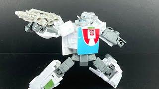 Wonderful Wheeljack ! Transformers LEGACY United Autobots Unite 5-Pack Wheeljack Chefatron Review