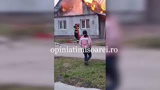 Dezastru in a treia zi de Craciun. Incendiu violent la casa unei familii din Timis