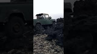 Offroad durch Island – Das ultimative 4x4-Abenteuer mit dem Land Rover Defender Massstab 1:9