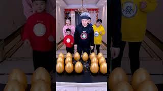 Smashing The Golden Egg Challenge, Making Money And Relieving Stress, Fun#Funnyfamily #Partygames