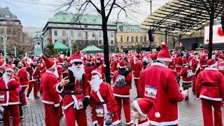 Thousands of Santas in Stockholm: walking video from Stockholm Santa Run.