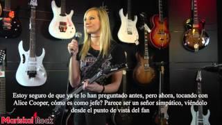 Entrevista con / Interview with Nita Strauss (Alice Cooper)