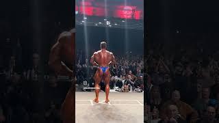 Chris bumstead posing routine evls prague pro 2024