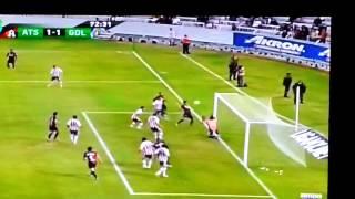 Primer gol de omar bravo con el atlas