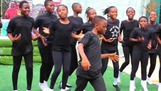 WOOZAH!! AFRO DANCE CHANTS!! | INCREDIBLE AFRO DANCE DISPLAY | Green Pasture School Graduation Dance