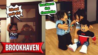 UNE FOLLE  S'INVENTE UNE VIE ... ELLE CROIT QU'ON EST EN COUPLE  | ROBLOX BROOKHAVEN MINI FILM RP