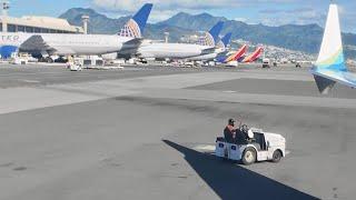 My Delayed Flight Experience Leaving Hawaii - Changing Airlines / Holiday Travel Problems Dec 2024