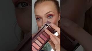 You have GOT to try this eyeshadow colour combo  I'm in LOVE! #makeup #shorts #makeuptutorial