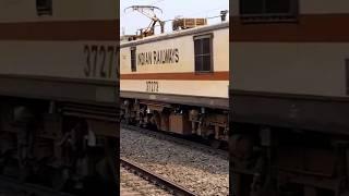 37273 Express Train Passing #train #dhruvratheelatestvideo #dhruv #dhruvrathee #khansirpatna#khansir