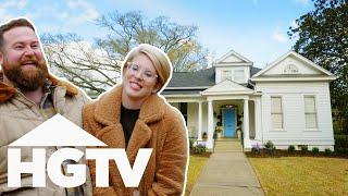 "It's So Happy And Warm" Ben & Erin Remodel A 4-Bedroom Home From The 1900's | Home Town