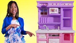 Wendy Pretend Play with Purple Kitchen Toy