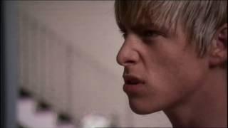 Maxxie Finds His Stalker - Skins