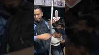 Mumbai Local train me aisi galati kabhi mat karna #shorts #dangerous #risk #viral #train #video #man