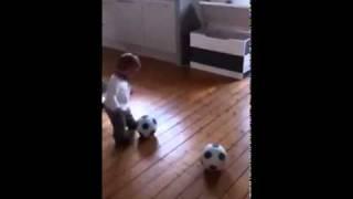 Baerke Van Der Meij - 1 year old Football skills - New VVV Venlo Star!