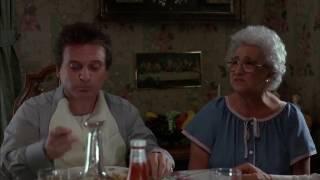 Dinner at mother's house - Goodfellas (1990)