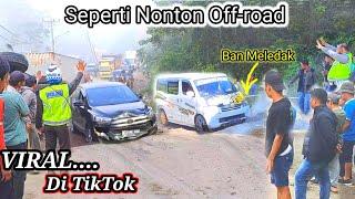 SEPERTI OFF-ROAD...!!! Ban Mobil Meledak Saat Melewati Tanjakan Extrime Batu Jomba #viral #fyp