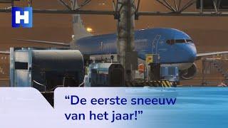 Spectaculaire beelden: sneeuwvloot Schiphol rukt uit