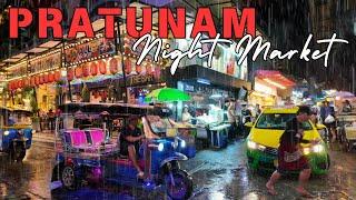 [4K UHD] Walking around Pratunam Night Market Bangkok In The Rain