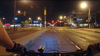 Passeio de bike em Toronto a noite - Canadá