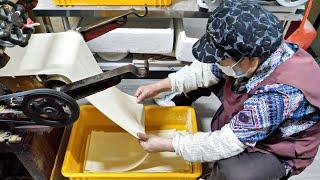 Amazing 50 year old machine! The process of making grandma's delicious dumplings-Korean street food