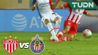 ¡ROJA! Entrada BRUTAL al ‘Chicote’ | Necaxa 0-0 Chivas | Guardianes 2020 Liga MX - J10 | TUDN