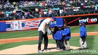 Mayor de Blasio booed throwing out Mets opening pitch