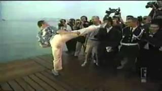 Jean-Claude Van Damme | Kicks for pleasure in front of the Press