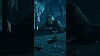 Variant Walker Grabs Rock | TWD #Shorts