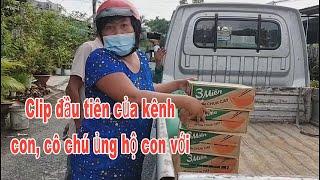 Clip đầu tiên của kênh Vợ Chồng Khờ Đồng Tháp Mười đi phát gạo