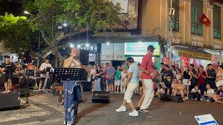 Taylor Swift - Love Story (Live at Hanoi walking street) #haa