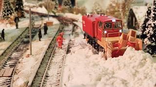 H0 Modelleisenbahn - Zugfahrten im Winter / Schnee