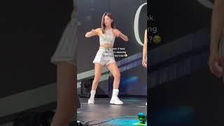 Why does it look like Yeji is Dancing to Money⁉️