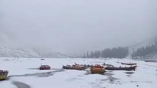 Mahodand lake in winter, snowfalling