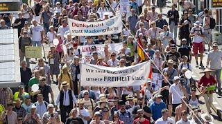 Berlin: Thousands protest against coronavirus restrictions