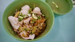 (CLOSED) Hard-To-Find Old-School MEE POK TAH in Chinatown! (Singapore street food)