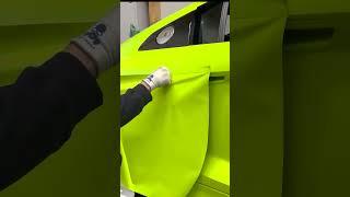 Check out how this Audi R8 is wrapped with a Steinel heat gun #satisfying #cars #carwrap #carwraps