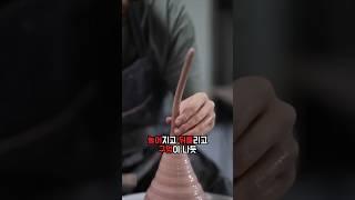 이 남자가 도자기를 깨는 이유?