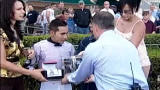 Eibar Coa returns to Gulfstream to present leading rider trophy to Paco Lopez