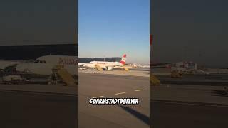 ️ Taxiway Vienna Airport | OS916 Embraer 195 #d98flyer #planespotting #viennaairport #vienna