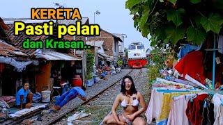 Suasana Ekstrim Kehidupan Kampung Pinggir Rel Kereta Padang Nisan Maisan Surabaya jalur Kenjeran.